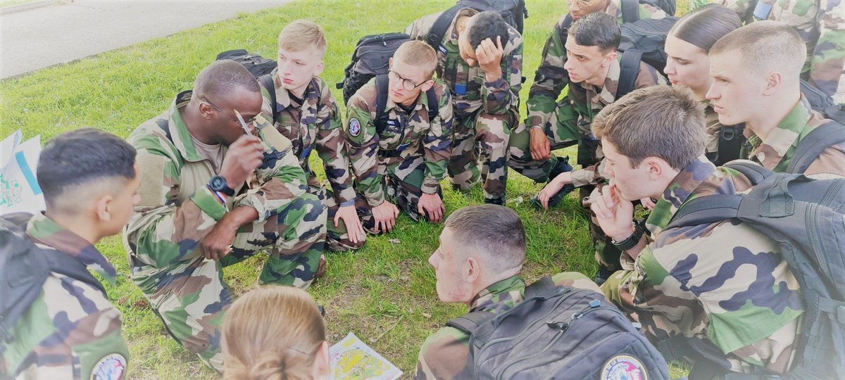 cadets_gnidf's tweet photo. Partage, mérite &amp; challenge 🌈

👉​ Retour en images sur un exercice semi-nocturne de secours et d'assistance à la population en zone sinistrée clôturé par un beau feu de joie. https://t.co/oQUVusa3zD