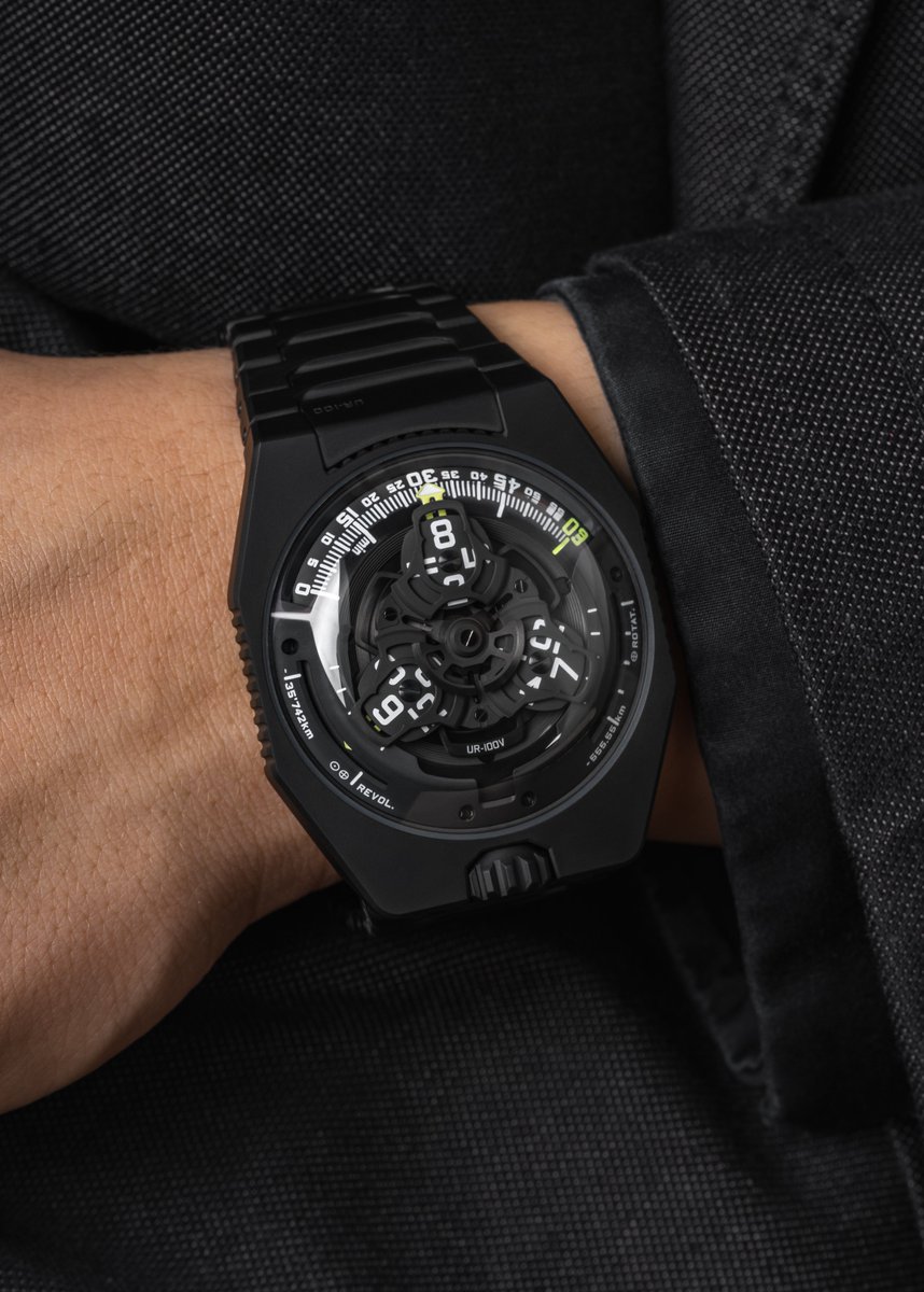 Introducing the UR-100V Full Black Titanium Jacket, limited to 25 pcs! "When a piece is dressed in black, it has to deliver its message straight to the heart. It has to be striking, intense. That's what we wanted to do here. The beauty of #UR100V in its raw, pure state.” #URWERK