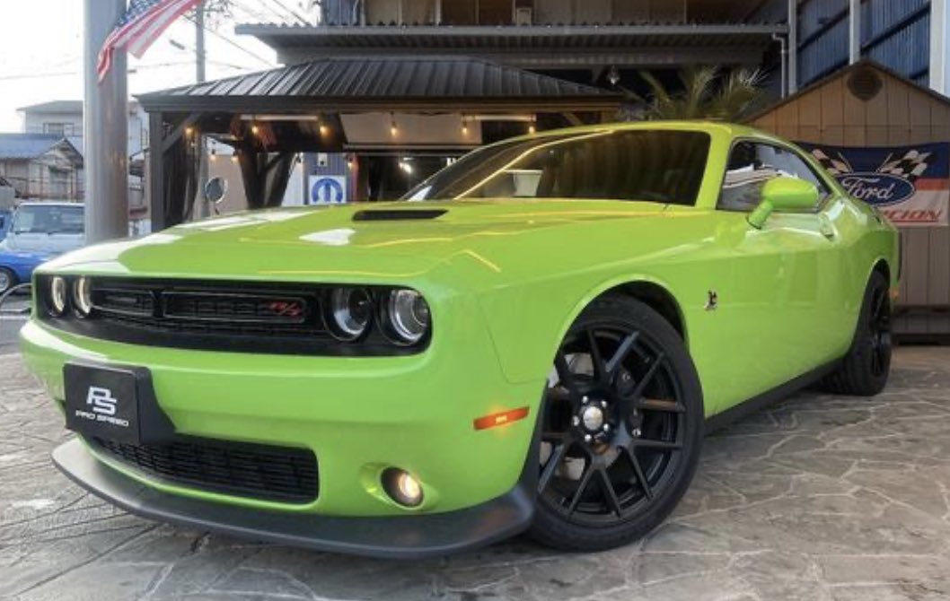 PROSPEED___USA's tweet photo. 【stock car】
2015 ダッジ チャレンジャー
【RT スキャットパック 】

・12000km
・6MT
・限定サブライムグリーン
・サンルーフ
・Brembo
・PS自社輸入

限定カラー、6MTと希少車両
内外装共に大変綺麗な状態です❇️

今はかなり高騰してますが
なんと‼️高騰前に近いプライスでお買い求め頂けます☺️ https://t.co/Q8VzjDXDtY