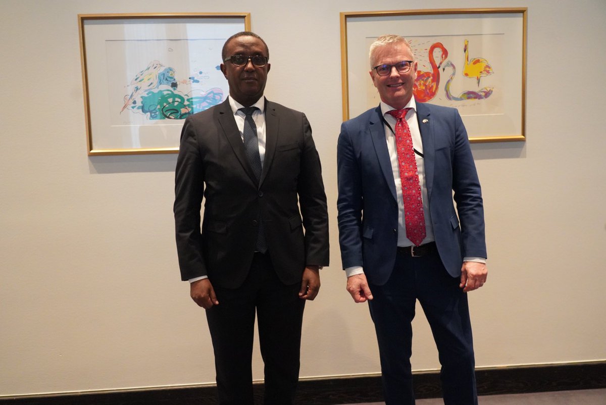 udviklingsmin's tweet image. Fruitful discussions with great colleagues @Amb_Mulamula @Vbiruta @Lamamra_dz @HassoumiMassao1 at #NAFM2022