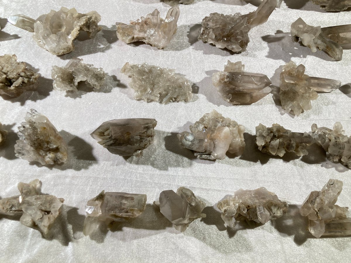 himalyaquartz's tweet photo. Smoky Quartz - 10kg-47pieces.
It contains all the generic healing properties of quartz, smoky quartz is a powerful grounding and balancing stone.
#quartz #quartzcrystals #crystalhealing #smokyquartzcrystals #quartzpoint https://t.co/FiUTeFUN1r