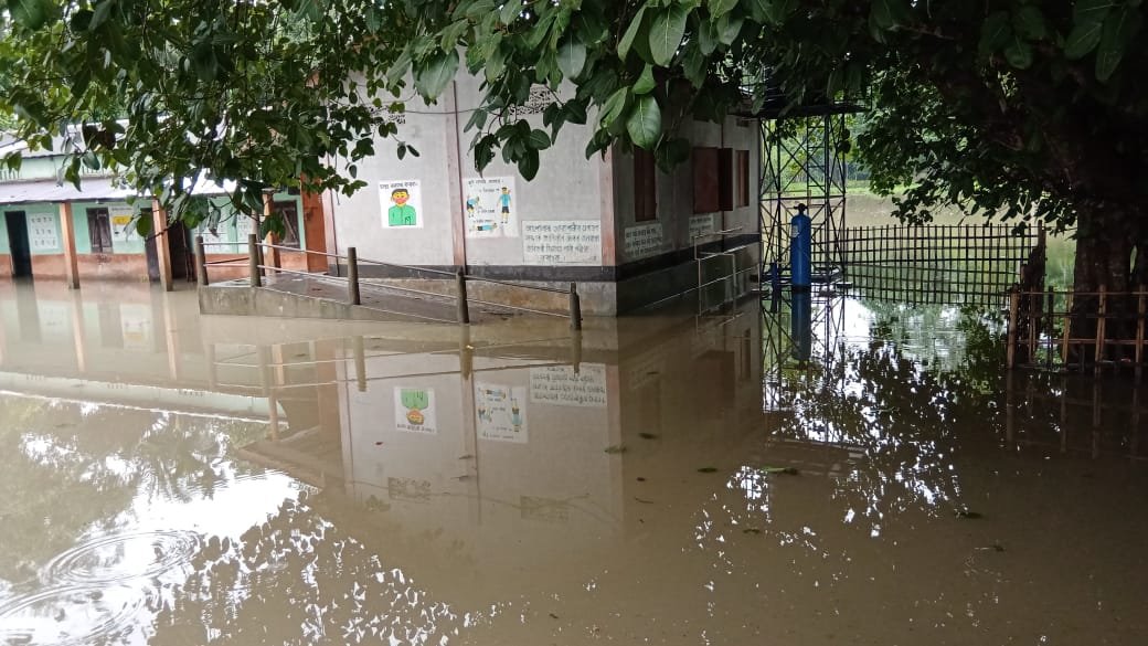 737mlps's tweet photo. Result of uninterrupted heavy rainfall... https://t.co/sGaRZO0RlV
