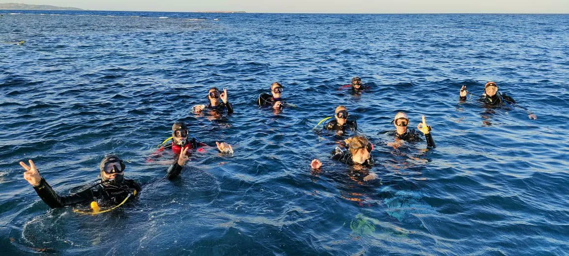 DivewithLegends's tweet photo. After a nice spot of sunbathing, there is nothing better than a refreshing dip in the Red Sea… #DivingwithLegends at its best https://t.co/2zsoISiS0H