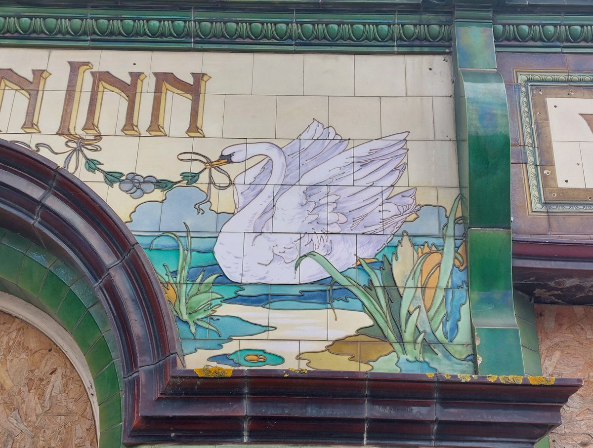 tilefanatic's tweet photo. Great day out spotting tiles in Poole last weekend with @Joseamey and @tilesocorguk https://t.co/aWZayCFoT7