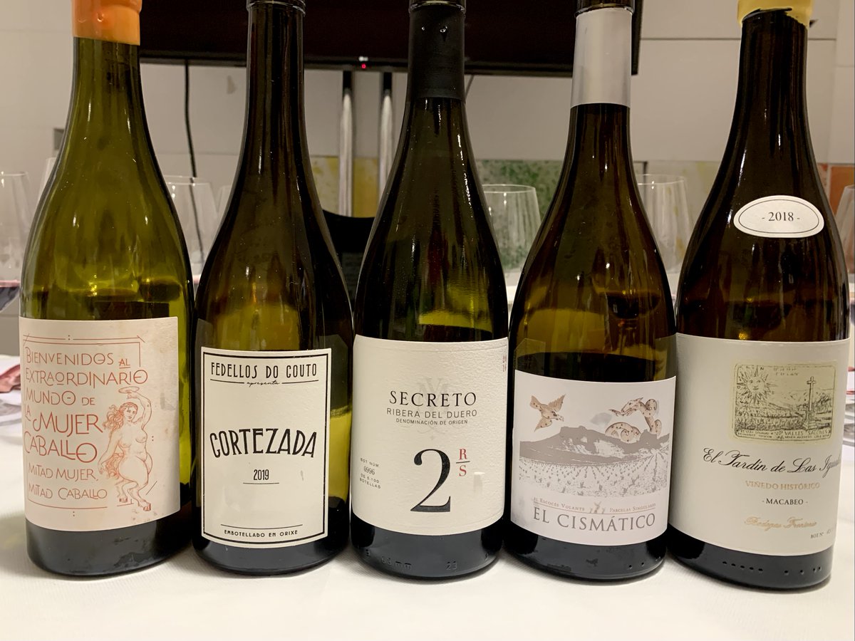 spanish_wl's tweet photo. ¡Qué buena jornada ayer en @FevinoFerrol con los nuevos “guardianes del vino” y MWs @SJEvansMW @AlmuVino @escoces_volante @alvaroribalta y @thegaragewineco! Fue un placer presentar su cata y disfrutar de unos vinos que representan los nuevos estilos del vino español https://t.co/nODBjICzJX