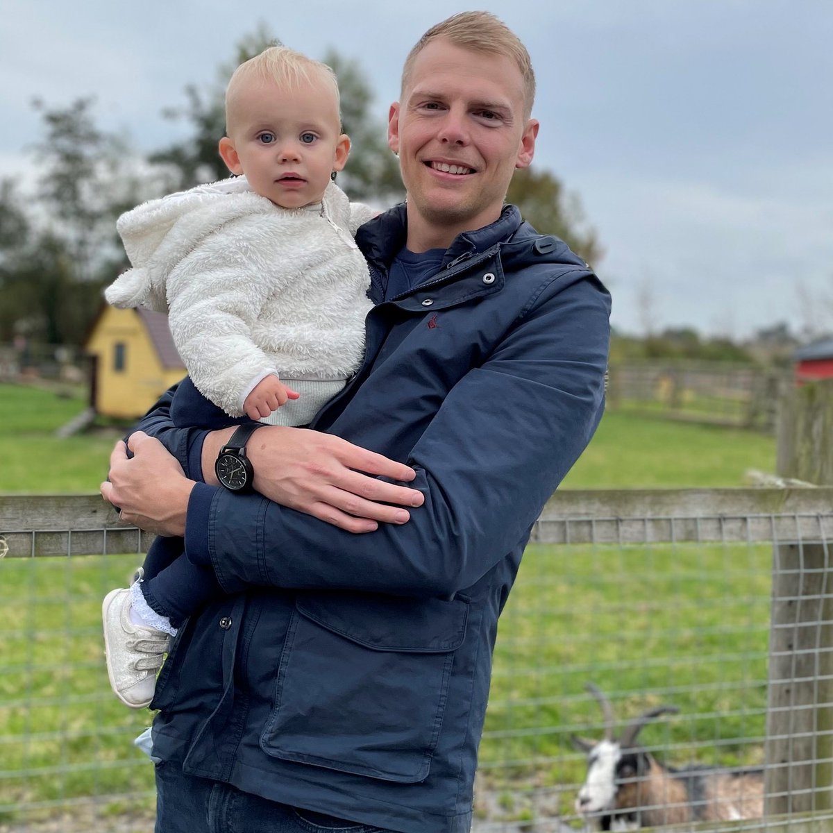 💙Please support Stephen who is running the @LondonMarathon in October for @NICUNNUH1 where daughter Elsie was cared for. 'We will always be grateful to the staff and for the equipment for keeping Elsie and many other babies safe.' You can support him 👇 bit.ly/3zG0G6k