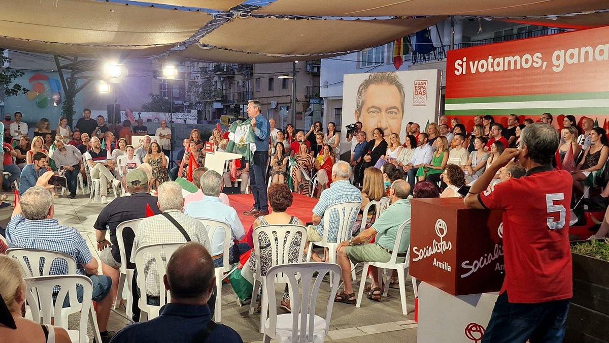 PSOE_Maracena's tweet photo. 🌹 Chute de energía ayer en Armilla con nuestro candidato @_JuanEspadas. Quedan tan sólo 4 días para cambiar el rumbo de Andalucía, una Andalucía de progreso y de igualdad de oportunidades.

#SiVotamosGanamos
#VotaPSOE https://t.co/vbTDZQaoMq