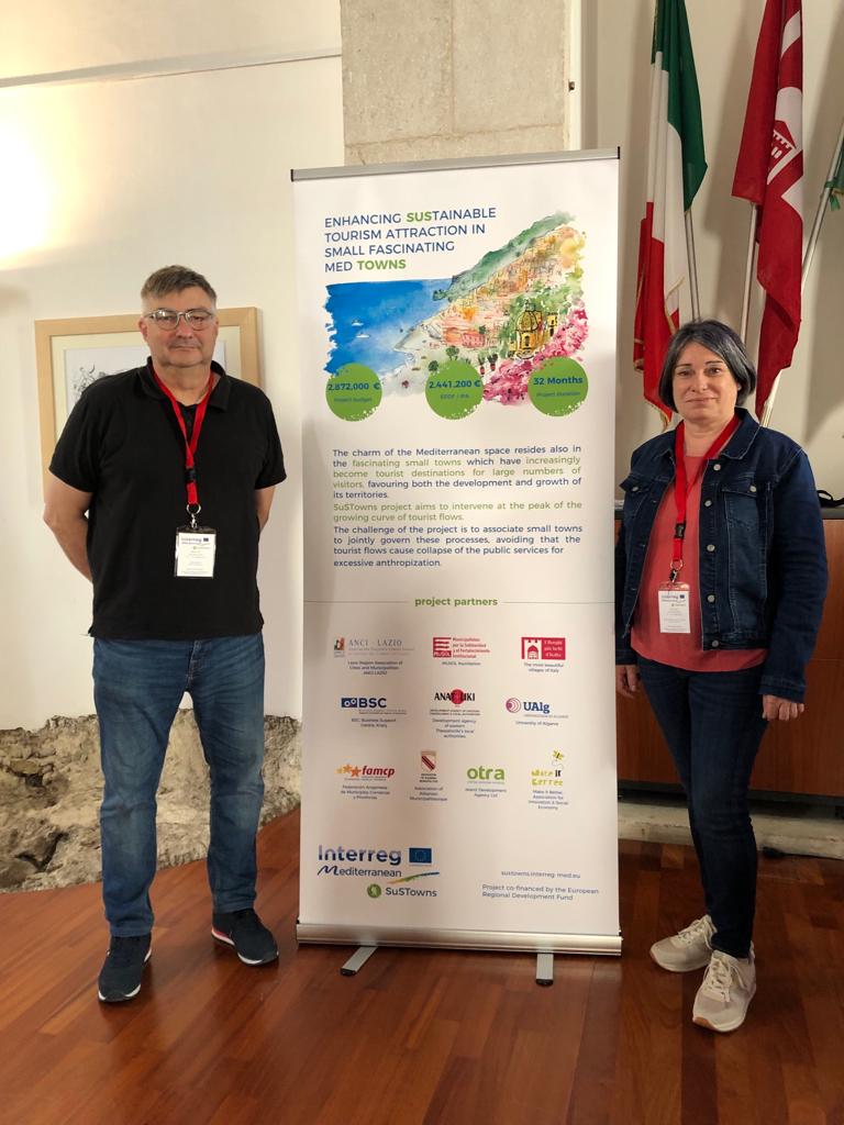 La <a href="/mancomunitatpla/">Mancomunitat Pla de Mallorca</a> i  <a href="/ajmontuiri/">Ajuntament Montuïri</a> presents a la cloenda del projecte <a href="/sustowns/">SuSTowns Interreg MED</a> al poble italià de <a href="/Pescocostanzo/">La Rua Garnì b&b</a>