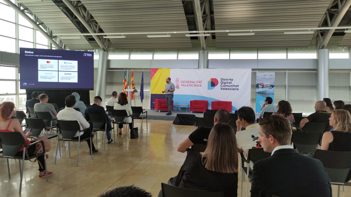 TechFabLabCV's tweet image. Continuamos con la presentación del programa #DistritoTurismo, a cargo de @Barrabesbiz. 
Alejandro Fernández, explica los 4 retos impulsados por @MastercardES, @ForwardKeys, @nateevo_digital y @PangeaES 
distritodigitalcv.es/calendario/ii-…