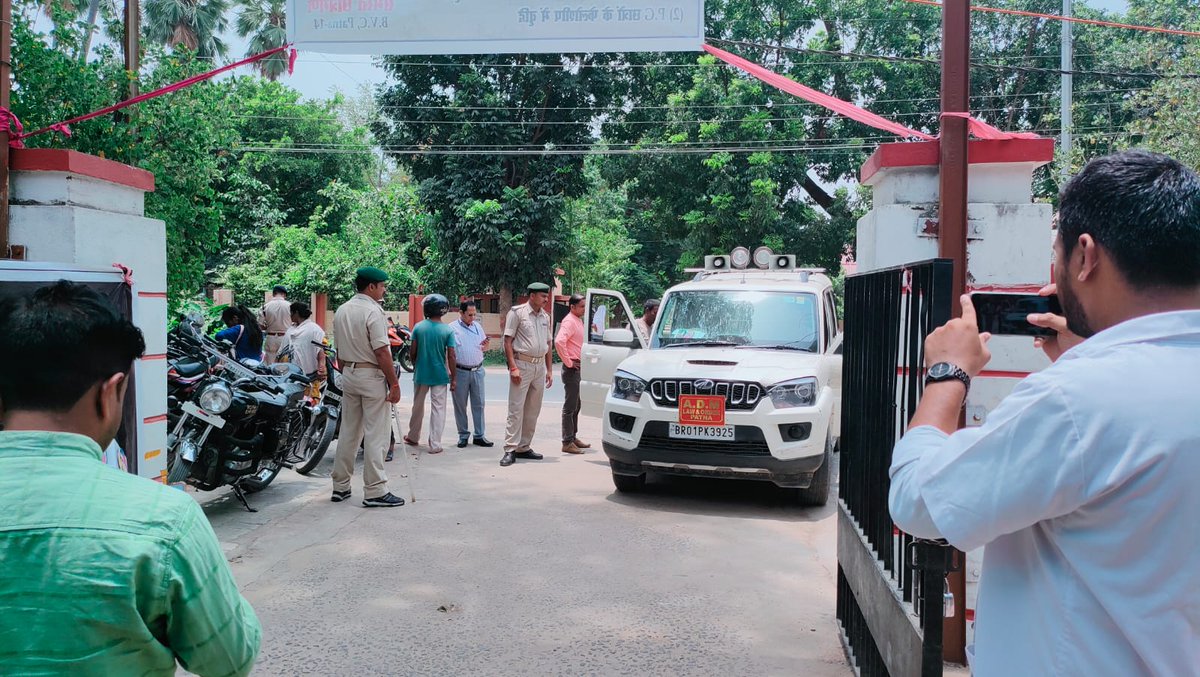 हम हमारी मांगों को पूरा कराए बगैर अपना हड़ताल नही तोड़ेंगे।