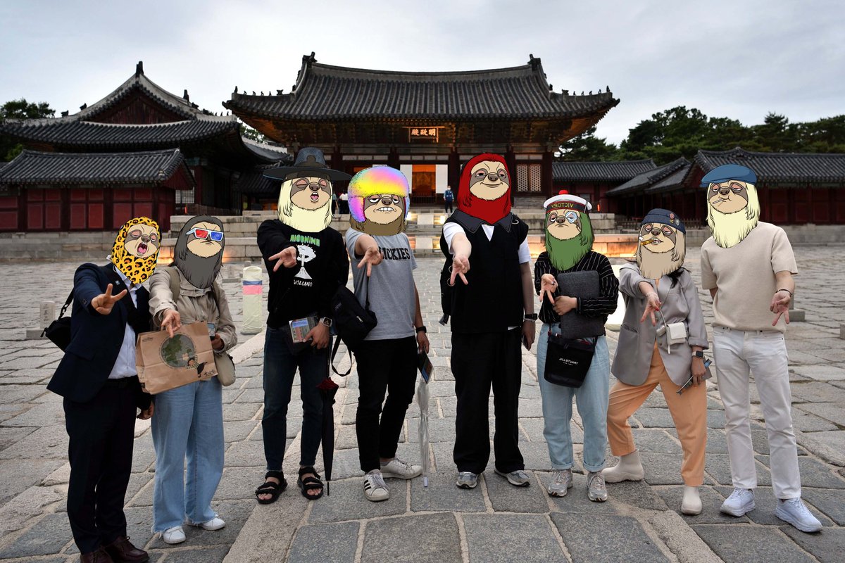 HighSloths's tweet image. Members of HSS at Changgyeonggung Palace