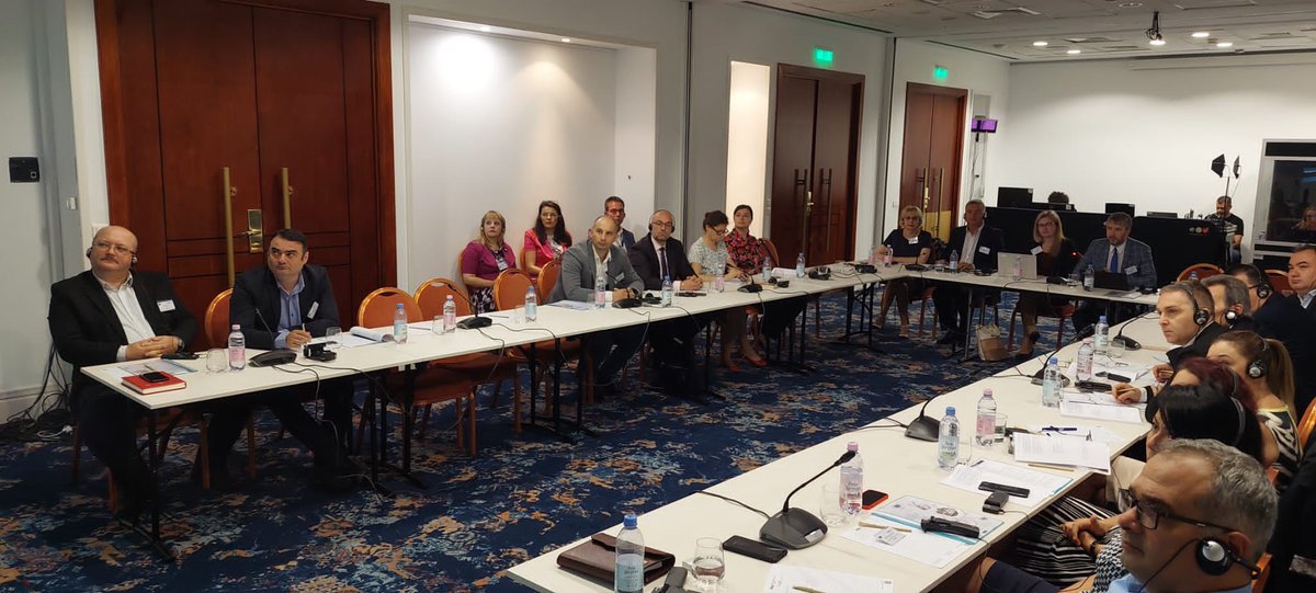 EU_reforms's tweet photo. One of our key priorities is to fight #taxfraud and #taxevasion in 🇪🇺Member States.
These days experts from 🇪🇪 Estonia are sharing great insights into how to increase the efficiency of the #fiscalcontrol activity in 🇷🇴 Romania #TSI #EUTaiex
More info👉https://t.co/kKB3QYULjN https://t.co/IwCNE5mgrY