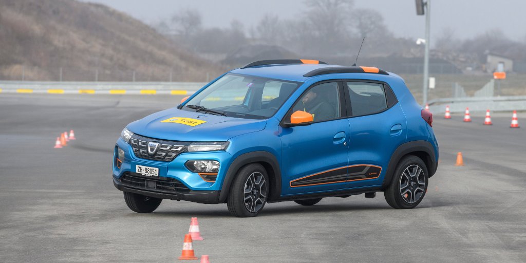 TCS_Schweiz's tweet photo. Auf dem #Fahrzeugmarkt zeigt der #Trend klar Richtung #Elektromobilität. Der #TCS hat drei Elektro-Kleinwagen getestet. Alle Ergebnisse 👉 https://t.co/iuv0wC5wtL
#myTCS #eAutos #TCSTest #TCSExperten https://t.co/ZYqInmqKNY
