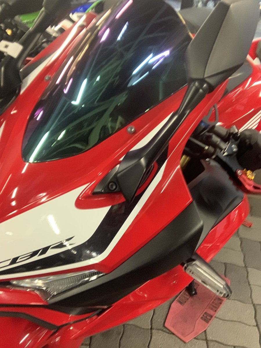yuta_setuna's tweet photo. ssかっこいいなぁと思い2台目検討中。
いちをおさえてもらってるけど
どうすっかなー
#cbr250rr
#バイク好きと繋がりたい https://t.co/JZP0RfEUJI