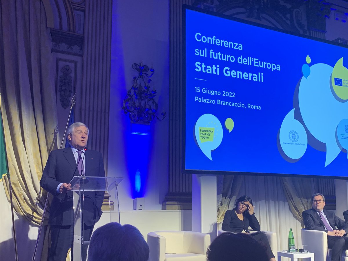 Il Presidente di ⁦<a href="/EPInstitutional/">AFCO Committee Press</a>⁩ del ⁦<a href="/Europarl_IT/">Parlamento europeo</a>⁩ ⁦<a href="/Antonio_Tajani/">Antonio Tajani</a>⁩ agli Stati generali COFE:
“I Trattati🇪🇺 vanno cambiati. Serve un’Unione per la difesa e la fine dell’unanimità.
Per non diventare irrilevanti dobbiamo andare verso gli Stati Uniti d’Europa”