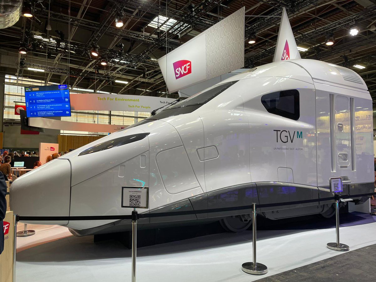 FranceTravail's tweet photo. [@pole_emploi ❤️ à #Vivatech] Le @GroupeSNCF est présent au salon  @VivaTech pour présenter ses #innovations 🚆 

Le simulateur est notamment utilisé lors des formations des futurs conducteurs de train

#VivaTech2022 #AvecPoleEmploi https://t.co/oZvZy56EHl