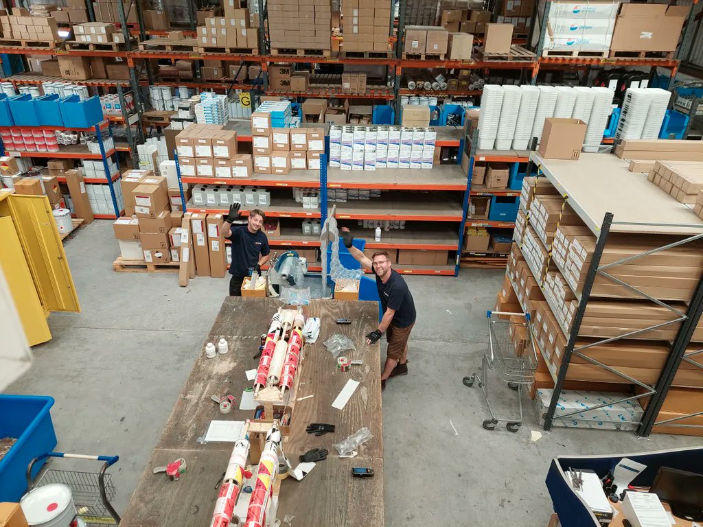 Lee and Chris lending a hand in the warehouse yesterday! 👋👋

#cfsfibreglass #cornwallbusiness #busyboys