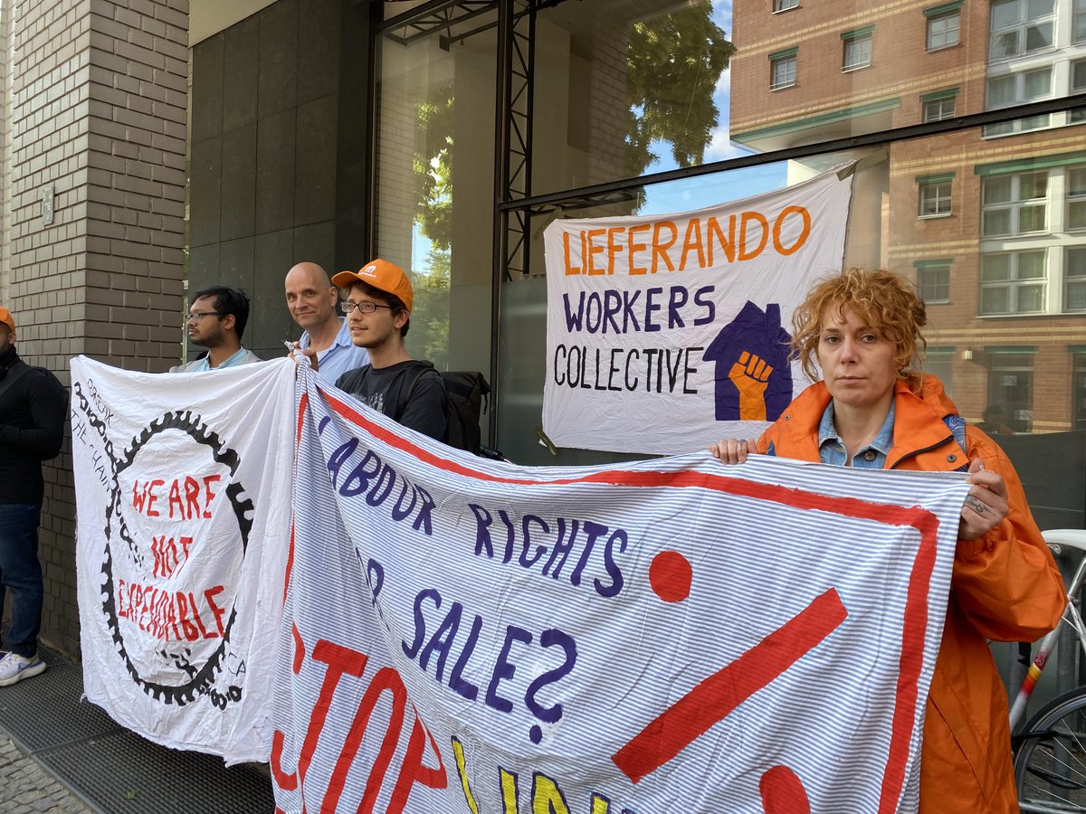 LWC_Berlin's tweet photo. Thanks to everyone who came to join our protest yesterday! It’s good to see that we are not alone and rider collectives all over Berlin &amp; the world are speaking up about labour injustice! 

We have had enough! 

⁦@GetirWorkers⁩ ⁦@droppworkers⁩ ⁦@GorillasWorkers⁩ https://t.co/wnlRJvxRjn