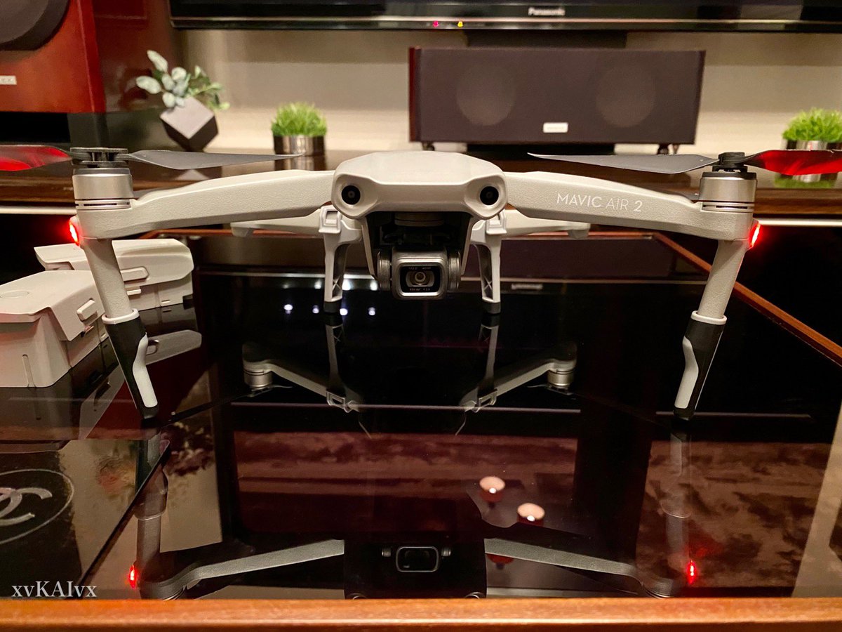 xvKAIvx's tweet photo. DJI Air2 combo
着陸ギア装着 https://t.co/brrbhovX85