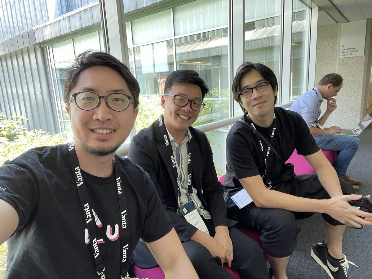 ryanthw's tweet photo. Got the chance to share about @U_UnicornsNFT with the Deputy Prime minister of Singapore and a few other Sg founders. Next up, NFT NYC! #ltw22 🇸🇬🏴󠁧󠁢󠁥󠁮󠁧󠁿 #NFTNYC2022 https://t.co/IeI9F2O7mM