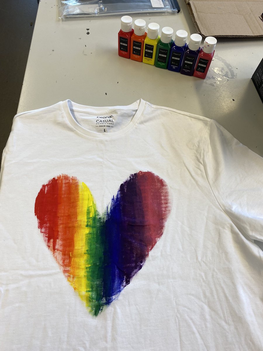 MerchantsAc_Art's tweet photo. Testing out fabric paints with Y10 BTEC @MerchantsAc  students to make customised #PrideMonth2022 t-shirts! @VenturersTrust #WorkHardBeKindHaveCourage Staff and students welcome to donate/have their clothes customised ☺️ 🌈 https://t.co/digu1U1ezT