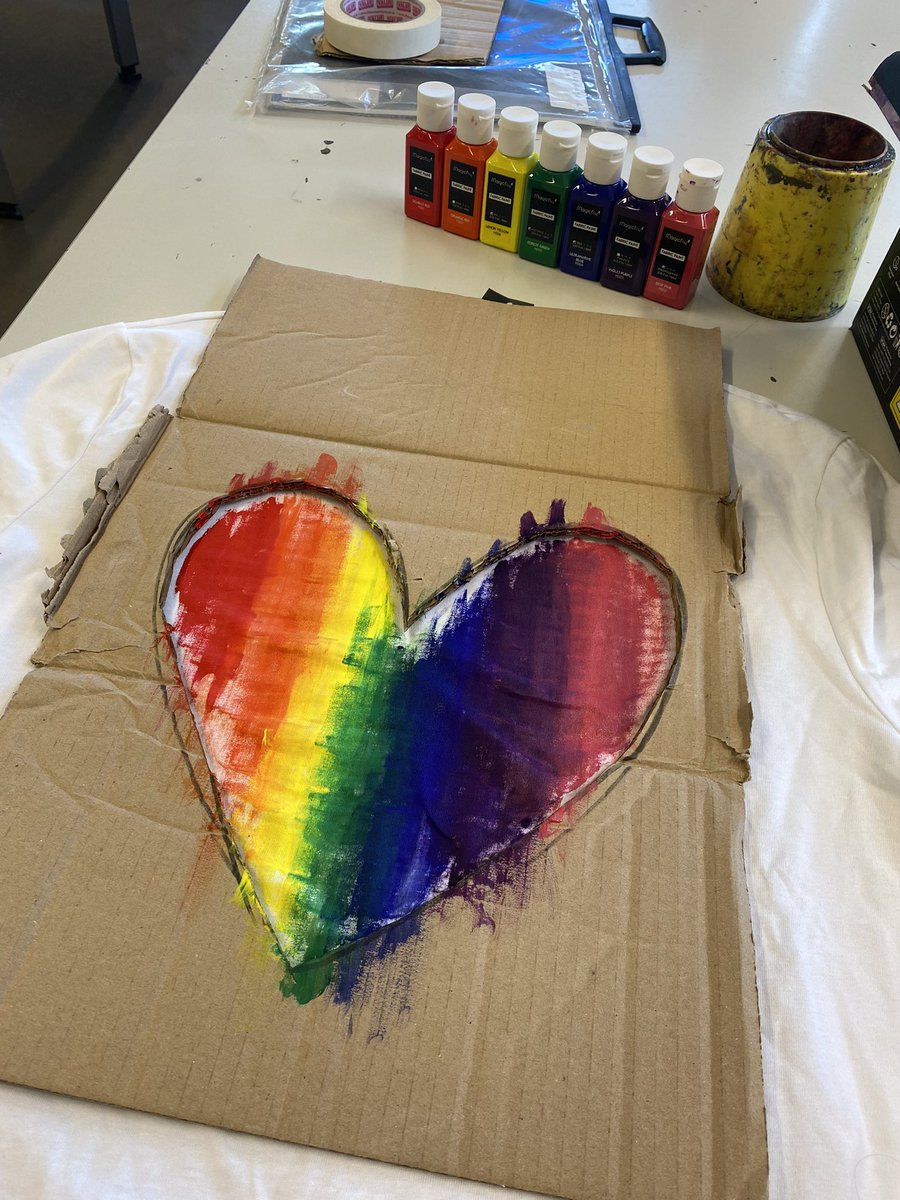 MerchantsAc_Art's tweet photo. Testing out fabric paints with Y10 BTEC @MerchantsAc  students to make customised #PrideMonth2022 t-shirts! @VenturersTrust #WorkHardBeKindHaveCourage Staff and students welcome to donate/have their clothes customised ☺️ 🌈 https://t.co/digu1U1ezT