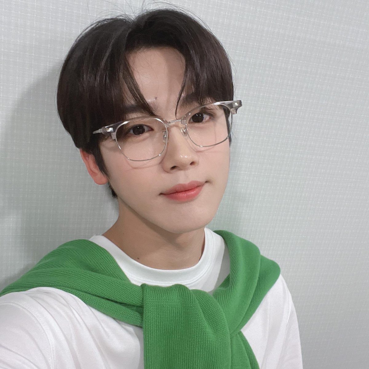— pretty in green #KIMYOHAN