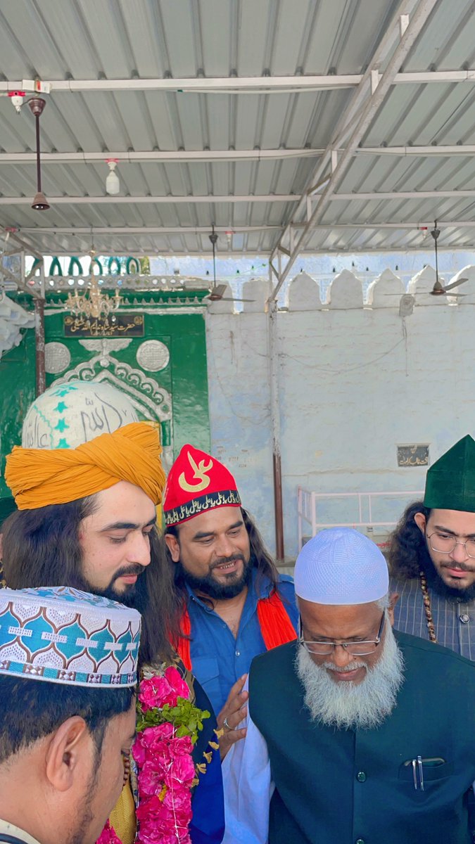 ZarifBabaa's tweet photo. khwaja banda nawaz Dargah 
Gesudaraz Gulbarga Sharif
Syed Zarif Chishti
Zinda Wali, Sufi Saint, Leader Of Chishti Sisila
Zarif Chishti
Zarif baba
Garib Nawaz Moinuddin Chishti Ajmer Ka Dada pir
⁦#ZarifBaba⁩ #SyedZarifChishti⁩ ⁦#KhwajaZarifbaba
👑ज़रीफ बाबा 🌹 ZARIF BABA https://t.co/A3NHhCJLAL
