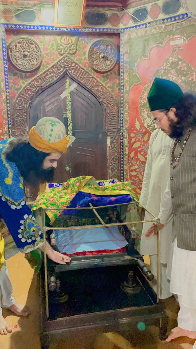 ZarifBabaa's tweet photo. khwaja banda nawaz Dargah 
Gesudaraz Gulbarga Sharif
Syed Zarif Chishti
Zinda Wali, Sufi Saint, Leader Of Chishti Sisila
Zarif Chishti
Zarif baba
Garib Nawaz Moinuddin Chishti Ajmer Ka Dada pir
⁦#ZarifBaba⁩ #SyedZarifChishti⁩ ⁦#KhwajaZarifbaba
👑ज़रीफ बाबा 🌹 ZARIF BABA https://t.co/PPPWJDidyP