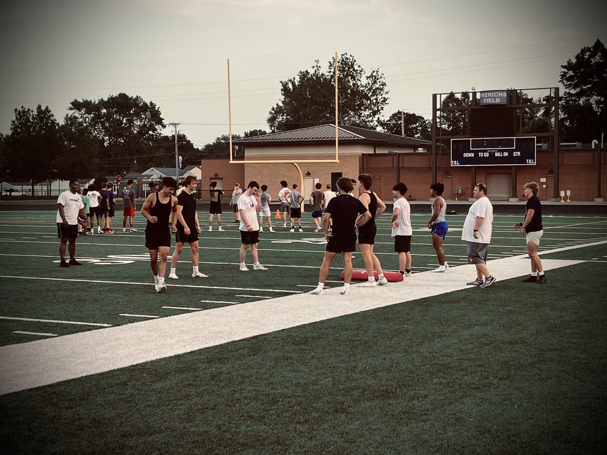 JHawkFB's tweet photo. Tuesday-Install-Preparation and Training
#JHawkFB https://t.co/n1eSyMk2Sy