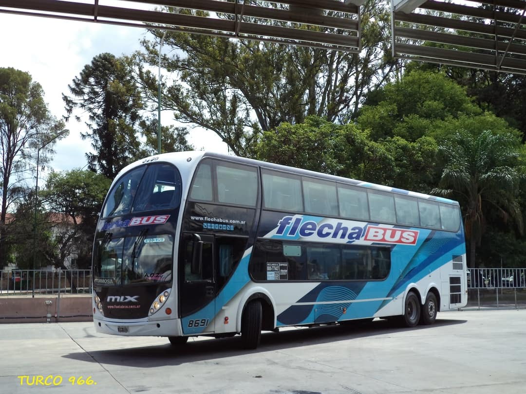 Carlos_Felo's tweet photo. @UWeones Yo creía que los Starbus 1 y 2 de #Metalsur era lo más feo de la industria automotriz... Eso hasta que lanzaron el S-presso de #Suzuki https://t.co/bK2GHSlLTv