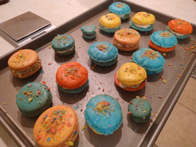 Homemade macarons https://t.co/QLtbUWz3mG<a href="/tag/jinyaramen"class="tags"><span>#jinyaramen</span></a>