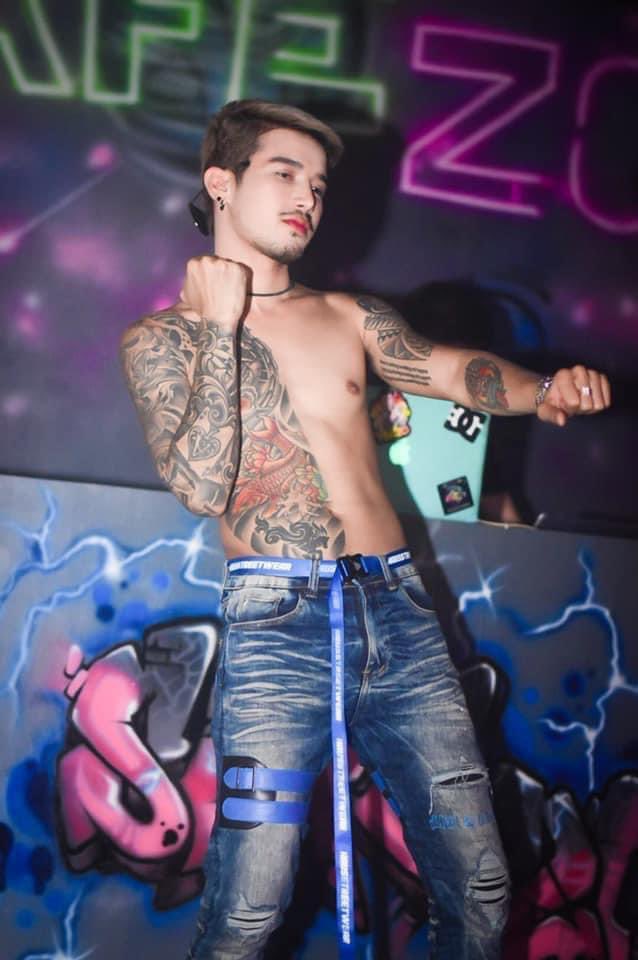pumabin's tweet photo. มาโยกกับพี่ในห้องไหมครับ 🤪 

https://t.co/eoteYwbivD https://t.co/adOYZ4rGs8