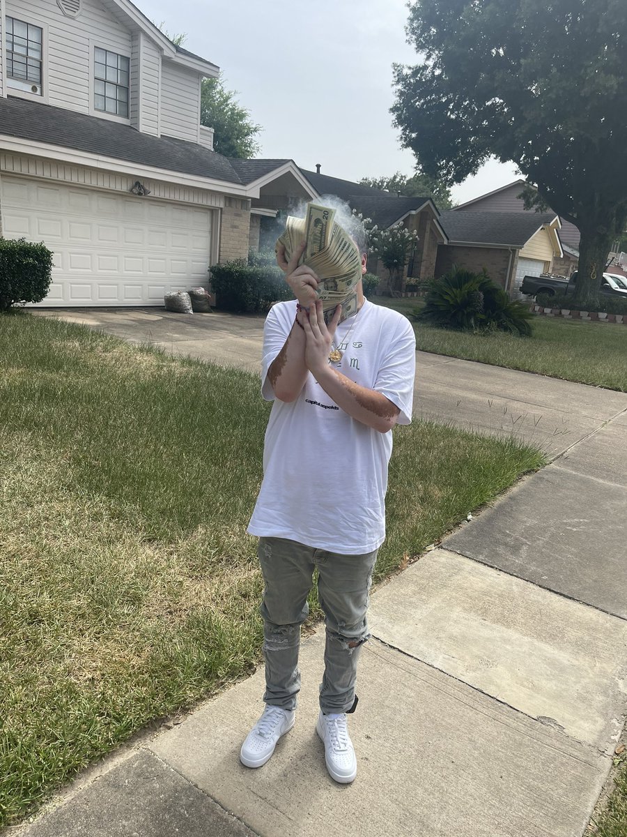 adriantexas_'s tweet photo. Stay down for the come up 💤 https://t.co/0M4HIpIgWY