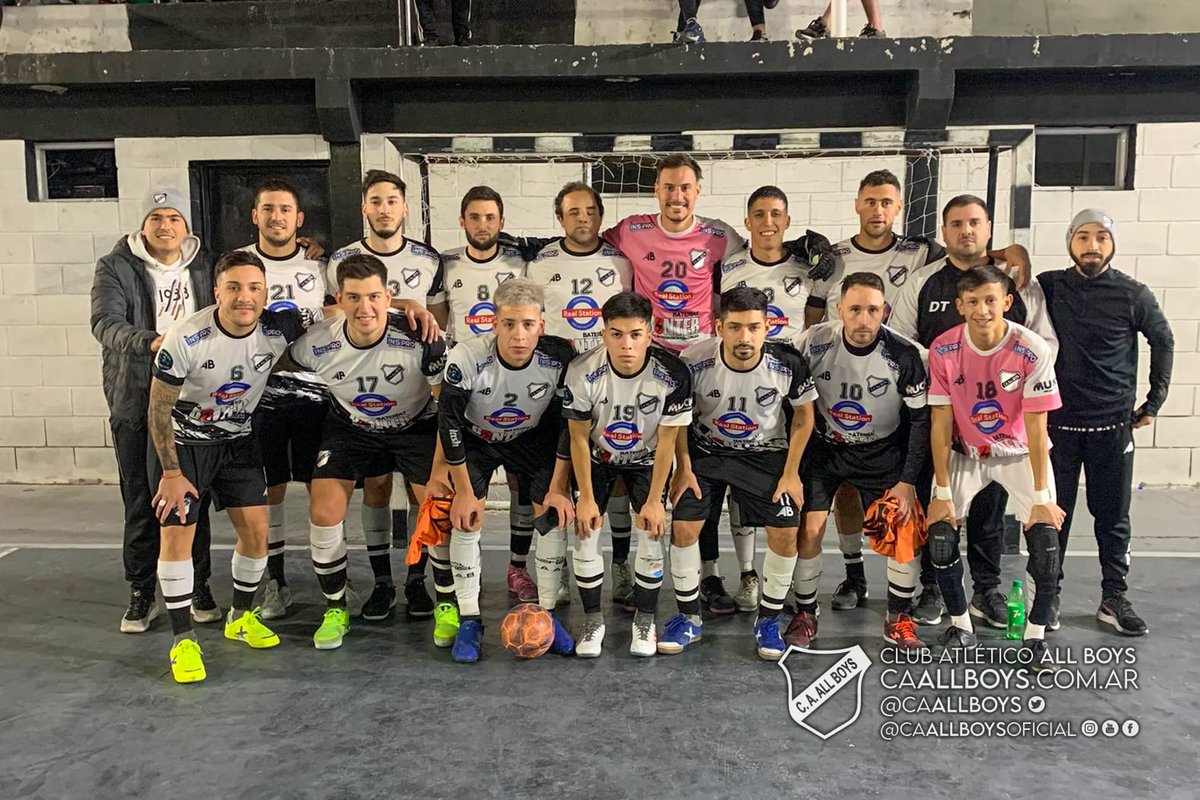 caallboys's tweet photo. [FUTSAL MASCULINO] #AllBoys perdió 2-1 frente a #IpaFutsal por la @LigaBafi 
👧 Inferiores
3ra ➡️ 3-3 
4ta ⬆️ 4-0 
5ta ⬇️ 2-1 
6ta ⬆️ 2- 0 
7ma⬆️3-0 
8va ⬇️2-0 

⚪⚫⚪ #VamosAllBoys ⚪⚫⚪ https://t.co/7zAVcIY2iH