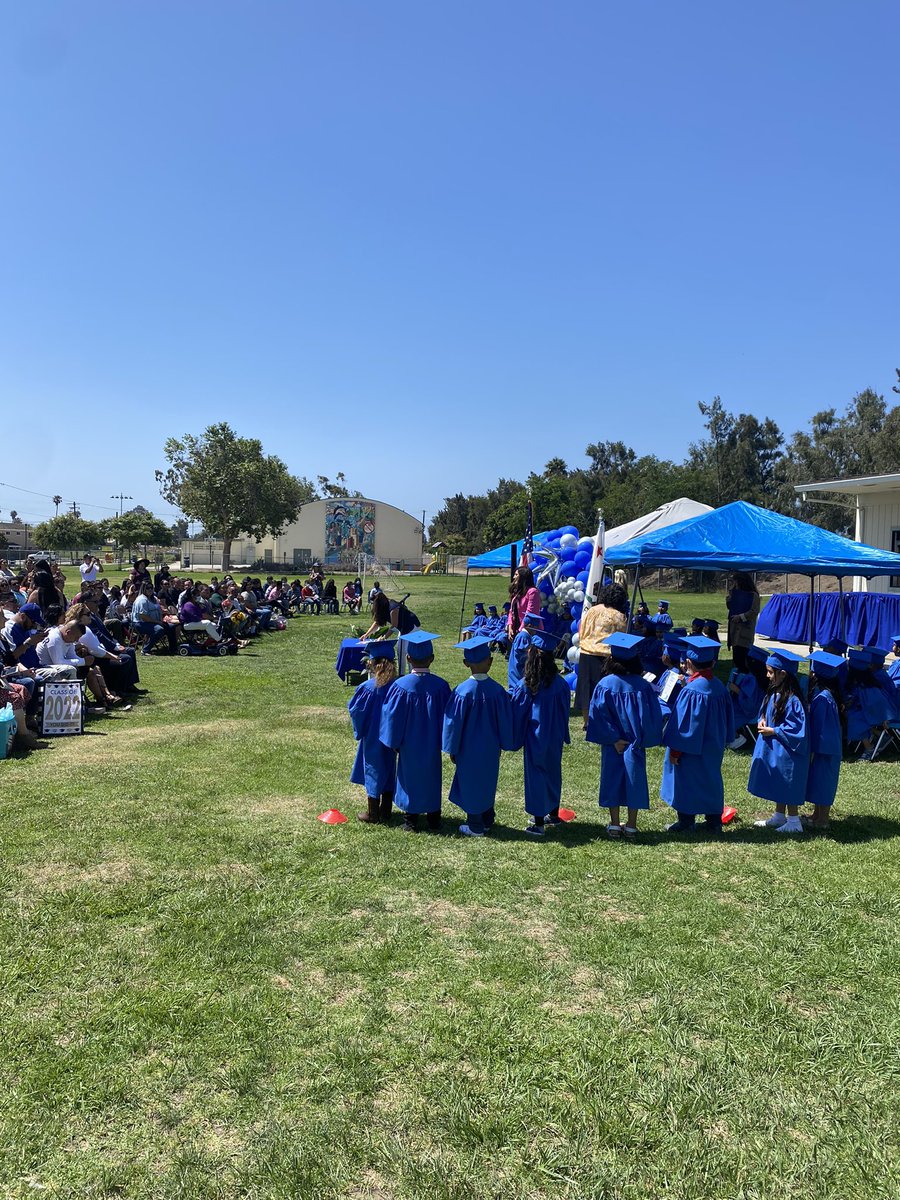 SheridanWay_PPS's tweet photo. Today was magical. We celebrated our TK, Kinder and 5th grade students with applauses, smiles, cheers, food and music surrounded by loved ones. Today was a great day! @CMRGuerrero https://t.co/kzxD12WWz7