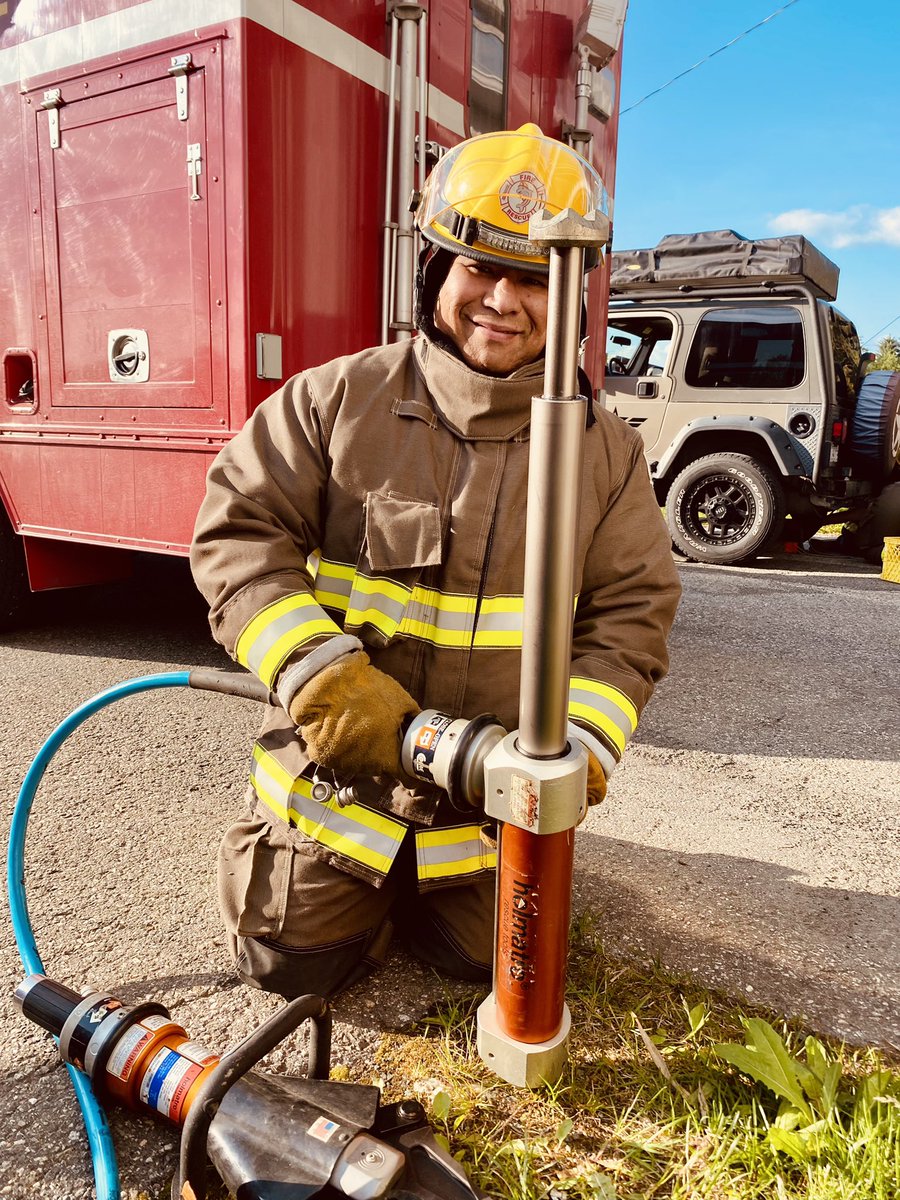 mikemcd79's tweet photo. In preparation for our upcoming auto extrication course, tonight #PEVFD members were familiarizing themselves with our #Holmoltro rescue tools and learning some of the basic techniques to safely cut open vehicles. https://t.co/4Vv2Q2x68H