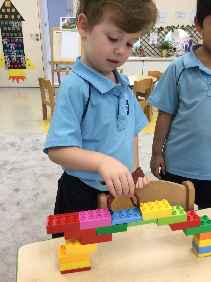 FS_WEK's tweet image. From building a bridge and using it to practice positional language to creating aeroplanes using junk modeling resources. We have had a busy morning being ‘Creative Chameleons’ and ‘I Know Rhinos’ in FS1! #limitlesslearning #limitlessfun