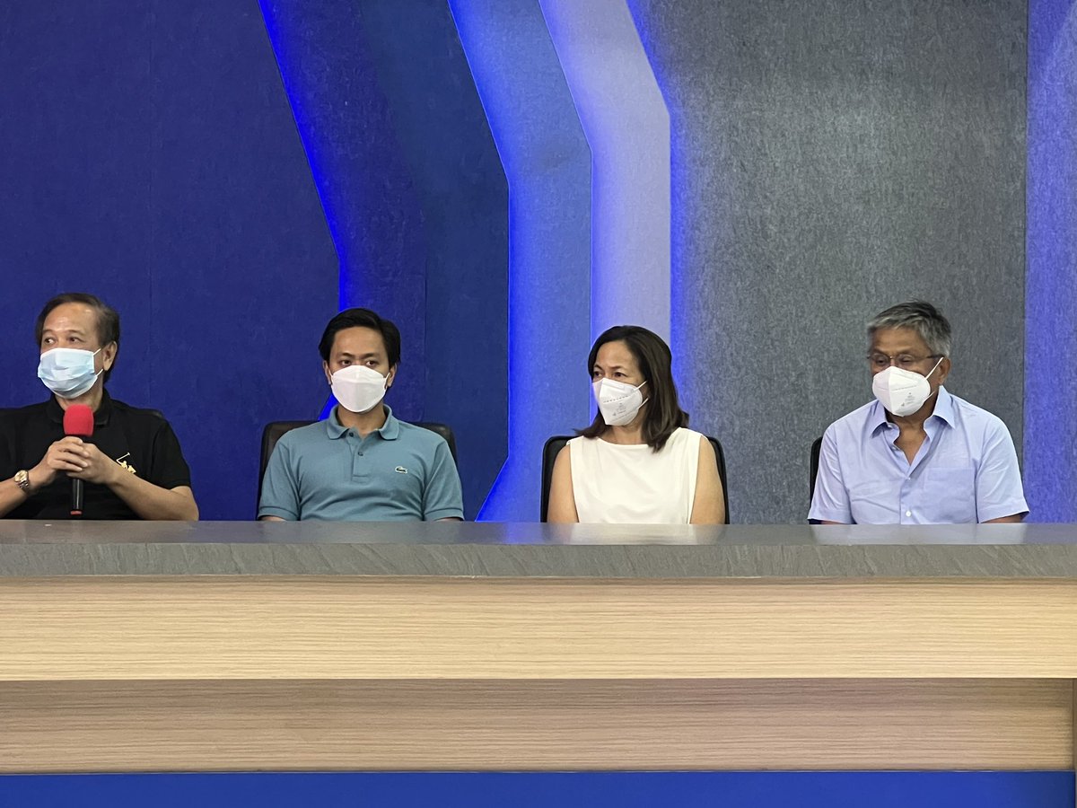 JUST IN: The driver of the sports utility vehicle (SUV), identified as Jose Antonio San Vicente, which ran over a security guard near a mall in Mandaluyong City last week surrendered to the PNP together with his parents and lawyer <a href="/sunstarcebu/">SunStar Cebu</a> <a href="/sunstaronline/">SunStar Philippines</a>