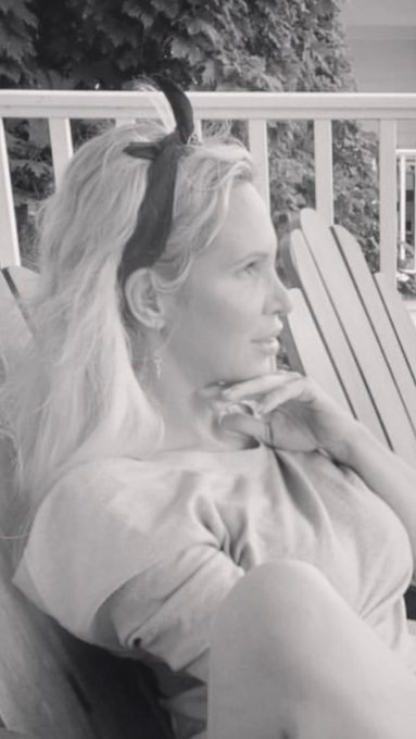 Sweet dreams! #nadianorth https://t.co/WB6luzAKSM<a href="/tag/nadianorth"class="tags">#nadianorth</a>