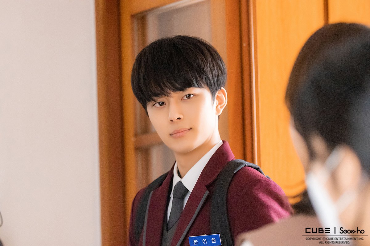 [📸] 유선호 MBC 금토드라마 '닥터로이어' 촬영 현장 비하인드

더 많은 사진은 U CUBE 유선호 Media 게시판에서 확인하세요! 💛🧏‍♂️
📎 united-cube.com/club/n0J0daYjQ…

#유선호 #YOO_SEONHO
#닥터로이어