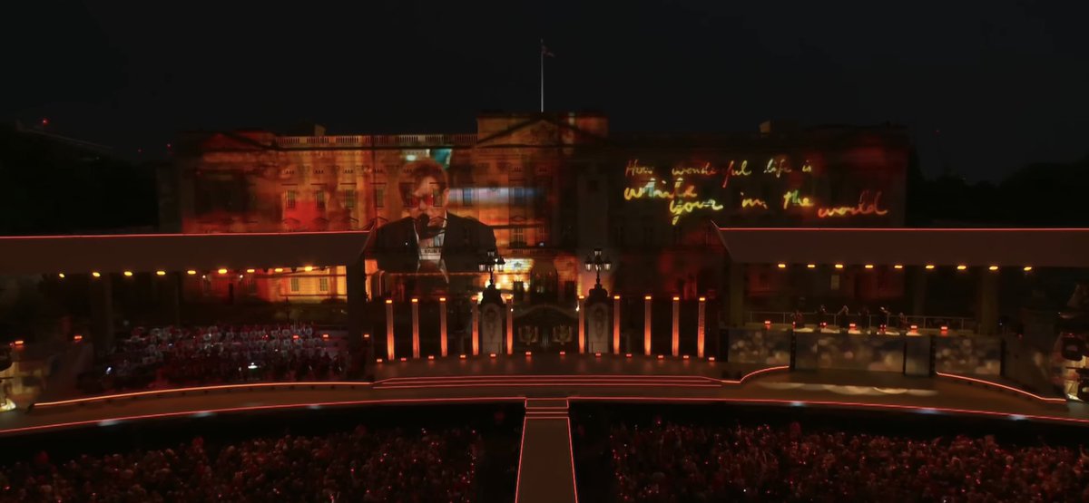 holly_schroeder's tweet photo. “your” ???   “You’re”.
#queensjubilee #EltonJohn https://t.co/YpKyi9pW11