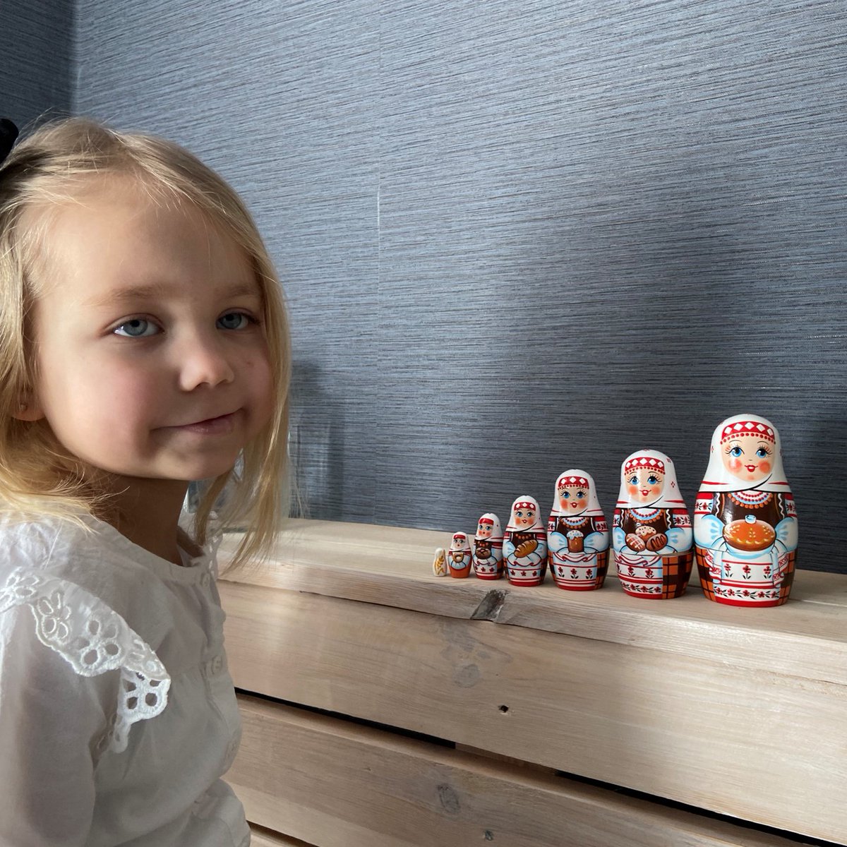 AEVVVHOME's tweet photo. Russian Doll in Slavic Clothing Set of 7 pcs
π
on Amazon: https://t.co/uWJFcKHgJS
on our website:https://t.co/lgShUIMIvD
#aevvv #matryoshka #woodworking #nestingdollshop #slavic_decor #belarusian https://t.co/ec3iVxaGWS