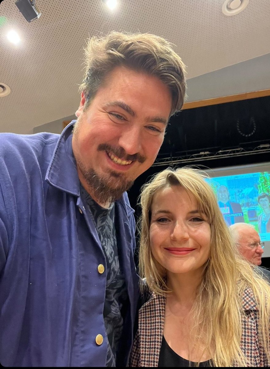 Nous avons aujourd’hui une opportunité. Celle de tourner la page de cinq ans de mépris de la macronie. Nous devons tous être sur le terrain ďès aujourd'hui afin de convaincre pour que <a href="/Benbrahim_K/">Karim Benbrahim</a>   soit notre nouveau député dimanche soir ✊️ #legislatives2022 #4401 #NUPES