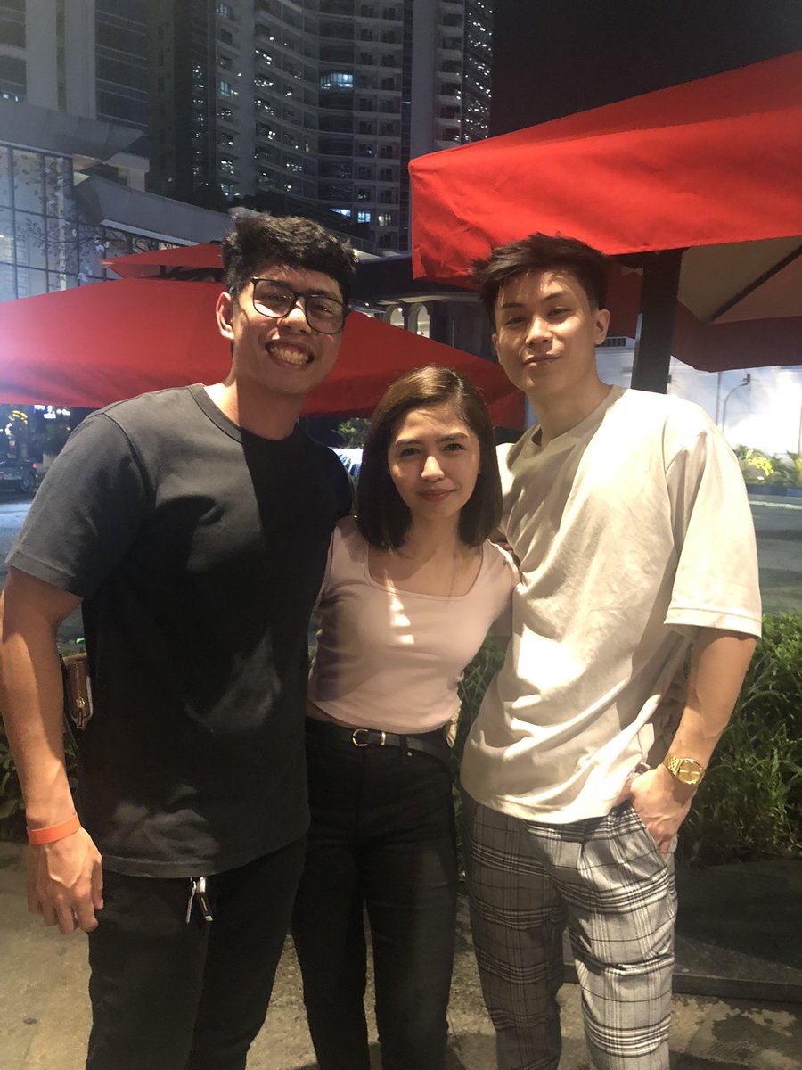 SmileyTreaat tweet media