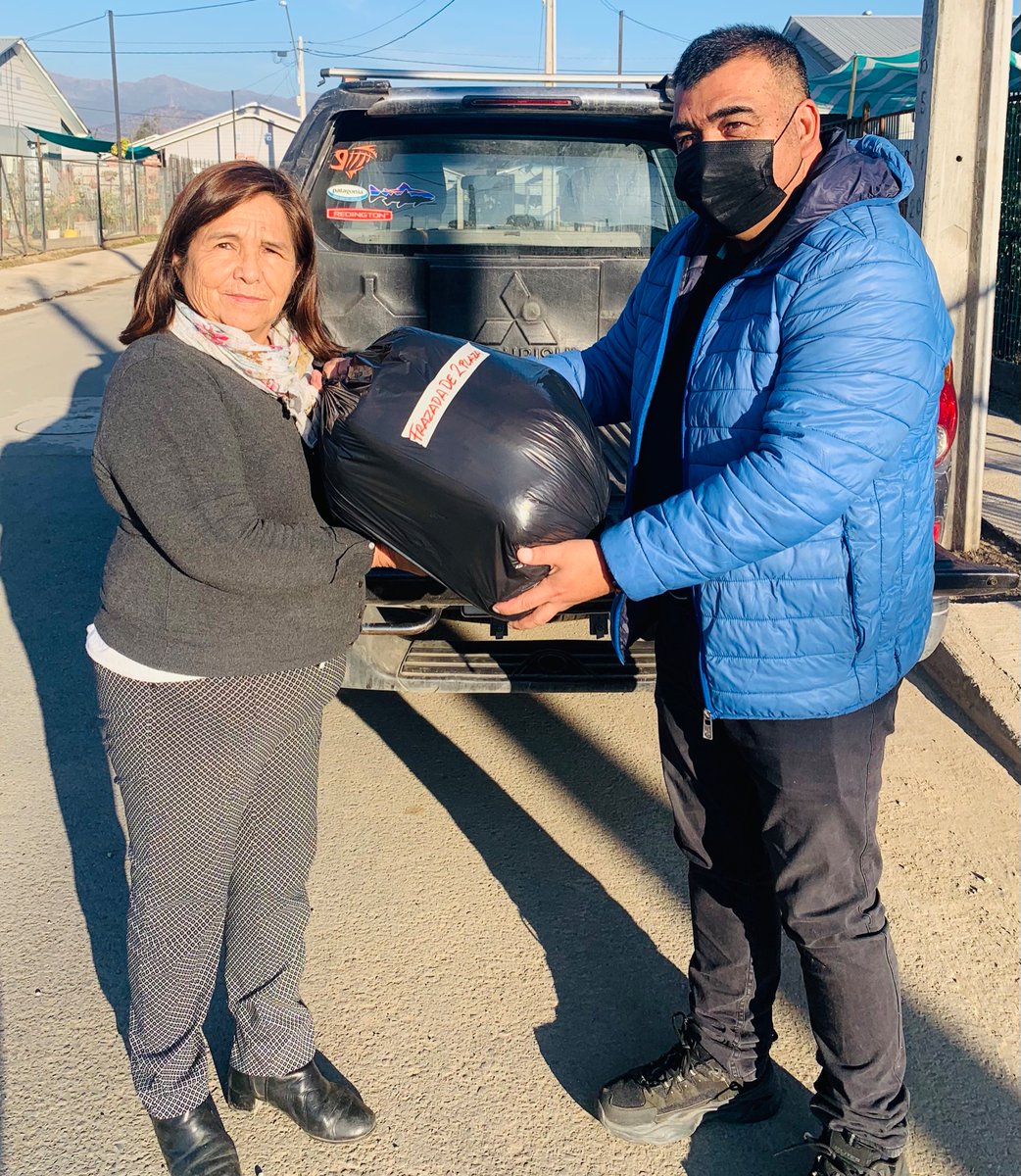 tatanpadilla_'s tweet photo. Por supuesto seguiremos con la campaña #InviernoSolidario destacando humildemente aquellos vecinos(as) que aportan el granito de amor a esta causa. Con una foto, con una sonrisa, con un abrazo, con todos los reconocimientos por que se merecen todo mi respeto. https://t.co/bZ5OliDKeI