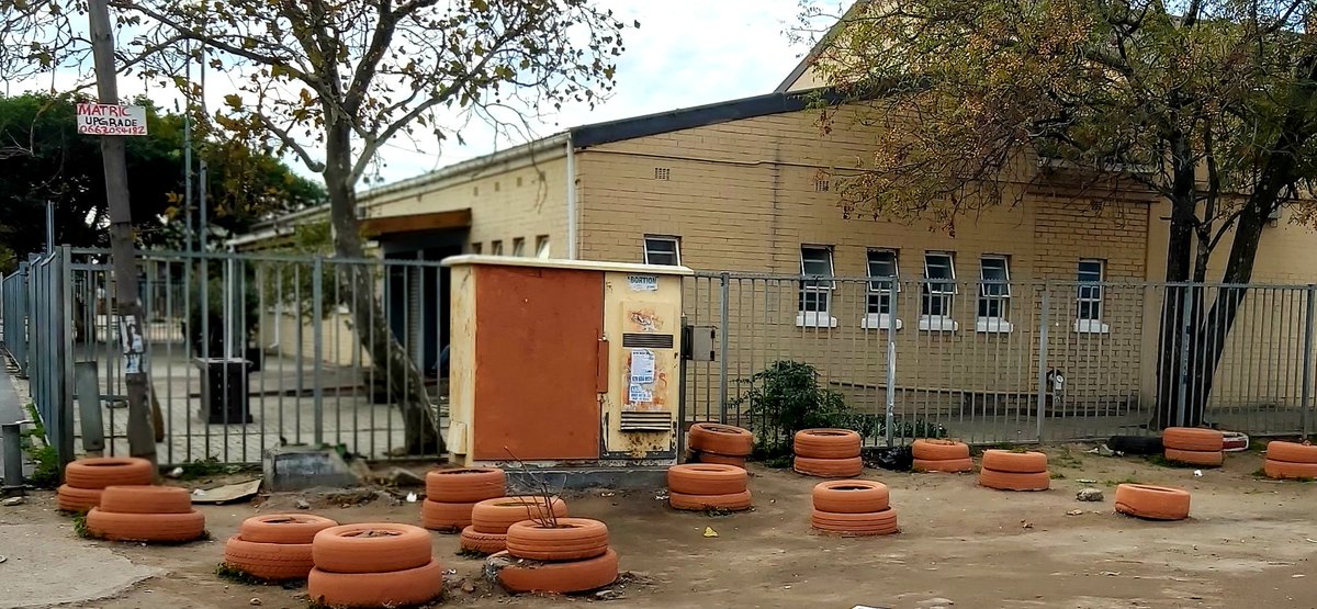 SiyabongaSteng1's tweet photo. I'm talking responsibilityπ³π»πΊπΏπ¦ β»οΈ π
#Stopillegaldumping #fixMySpace #Makedifference #MyEviromentMyResposibility https://t.co/zF48ZDzwOh