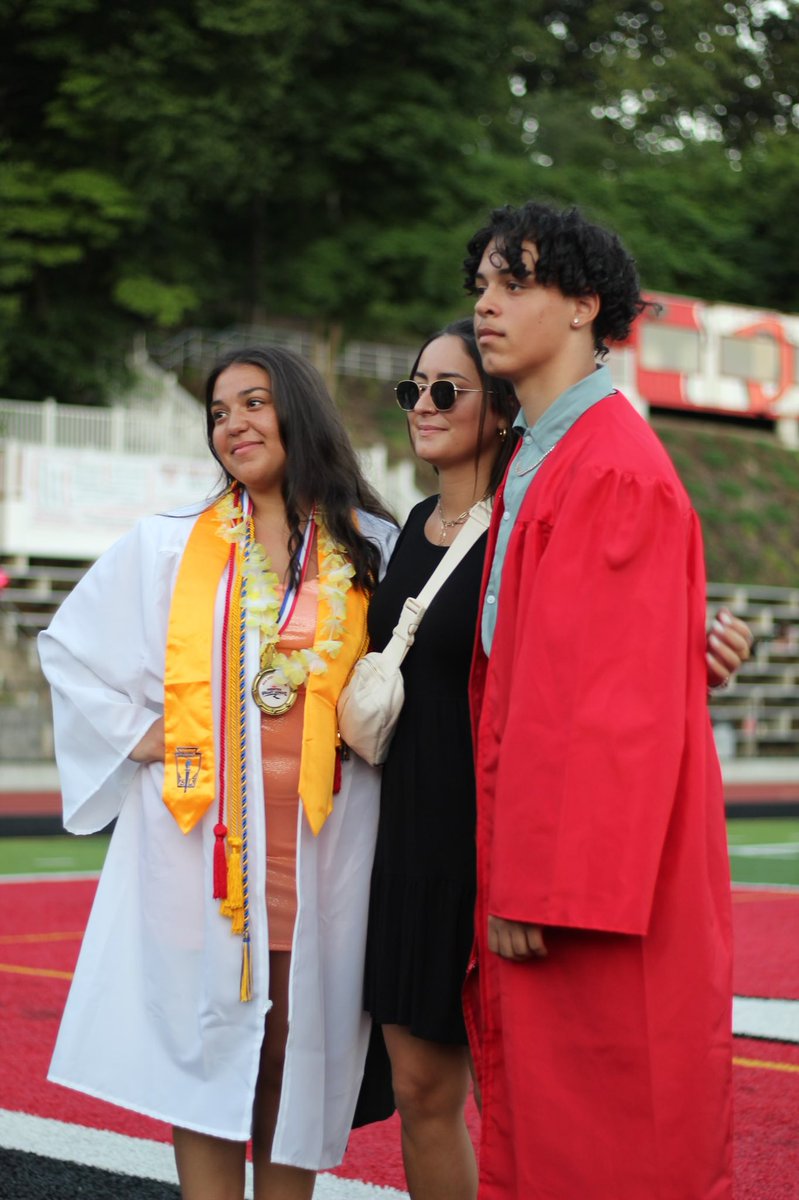 AlbanaPer's tweet photo. Thank you for an amazing four years!@jimgildeaderby @ENGwithmsborges https://t.co/u9ycHJuFjY