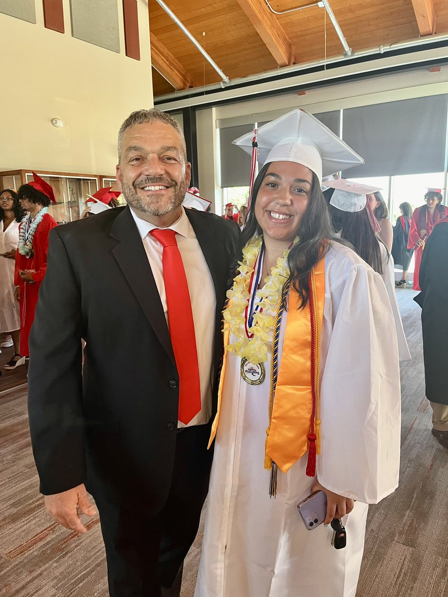 AlbanaPer's tweet photo. Thank you for an amazing four years!@jimgildeaderby @ENGwithmsborges https://t.co/u9ycHJuFjY