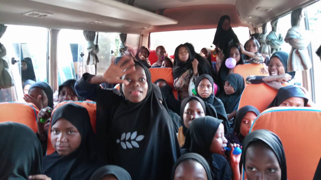 directaid_tz's tweet photo. Our beloved daughters from Arafa Center in Singida having fun on a day out. May Allah bless them and lead them to fulfill their dreams and make them a better example in the community Inshaallah. https://t.co/3YxQsCDYnj